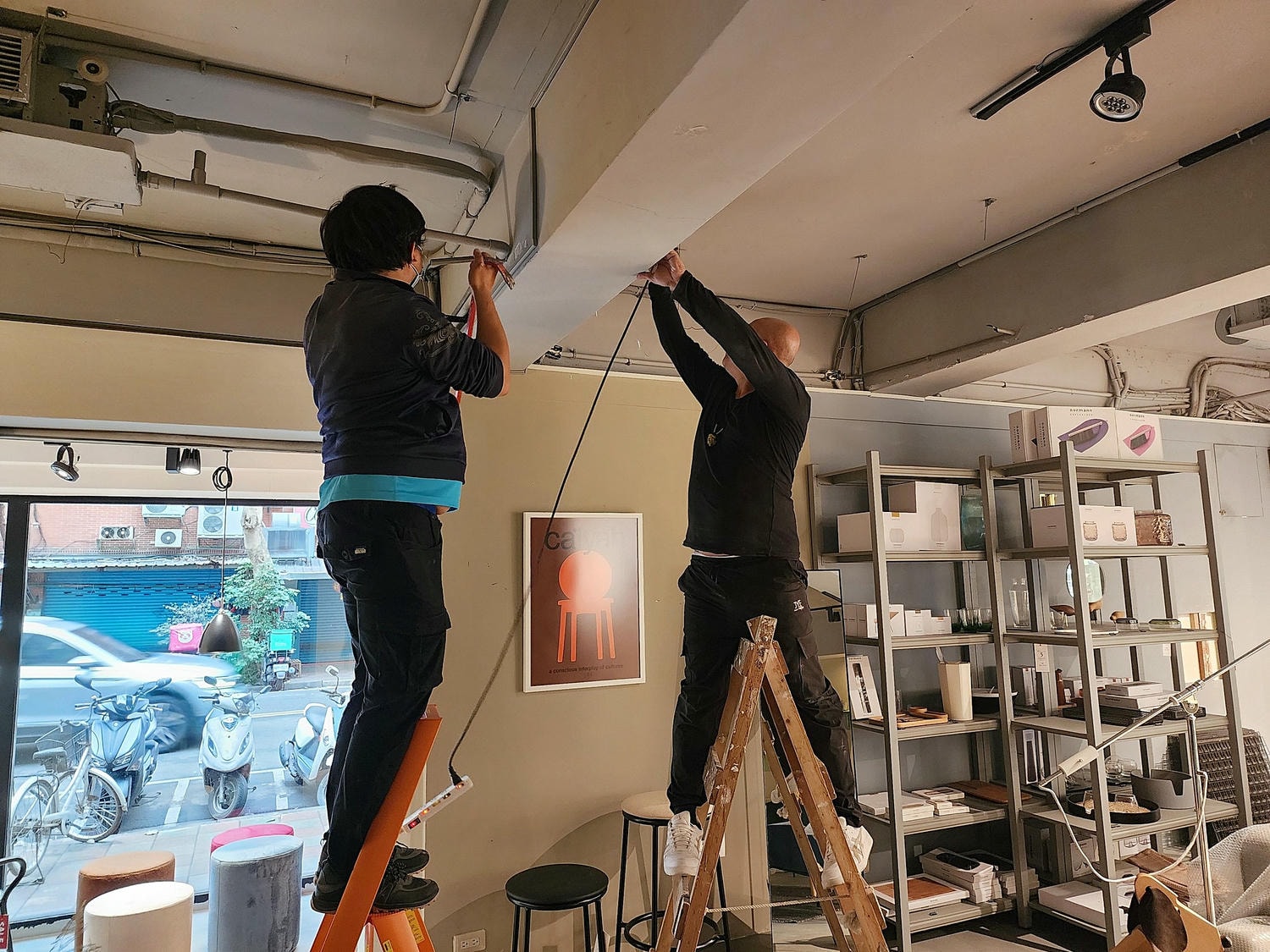 【台北裝潢】民生社區家具店面格柵裝潢~木工裝潢│輕鋼架天花板│唐莊企業有限公司│木居手作工坊 - 第3張圖 4