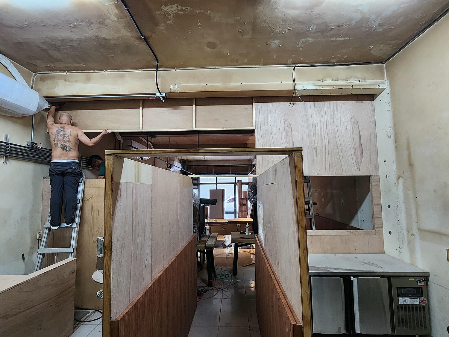 【新北裝潢】新莊牛肉麵店~統包工程施工│木工裝潢│唐莊企業有限公司│木居手作工坊 - 第23張圖 24