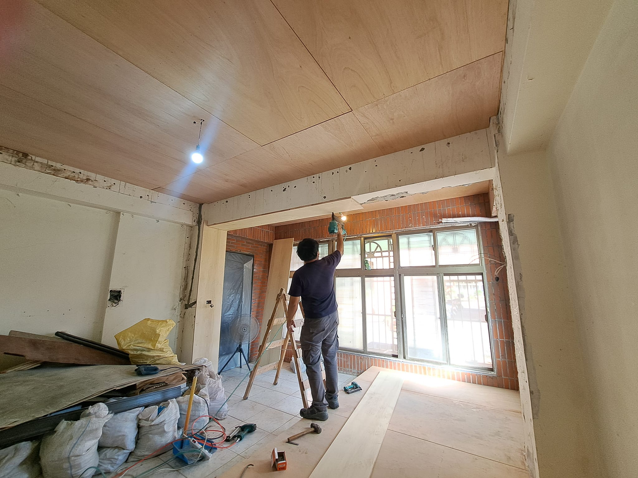 【新北裝潢】貢寮房屋翻新統包工程~潛水客太空艙│唐莊企業有限公司│木居手作工坊 - 第22張圖 24